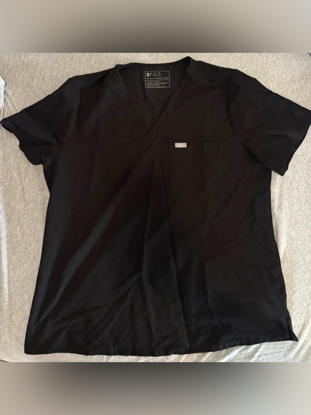Figs Technical Collection V-Neck Scrub Top in Black
